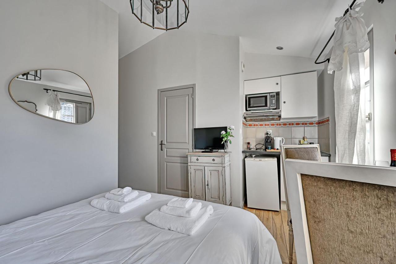 Au Coeur Des Papes, Dans Batisse De Charme Studios & Appartements En Coeur De Ville Avignon Exterior photo