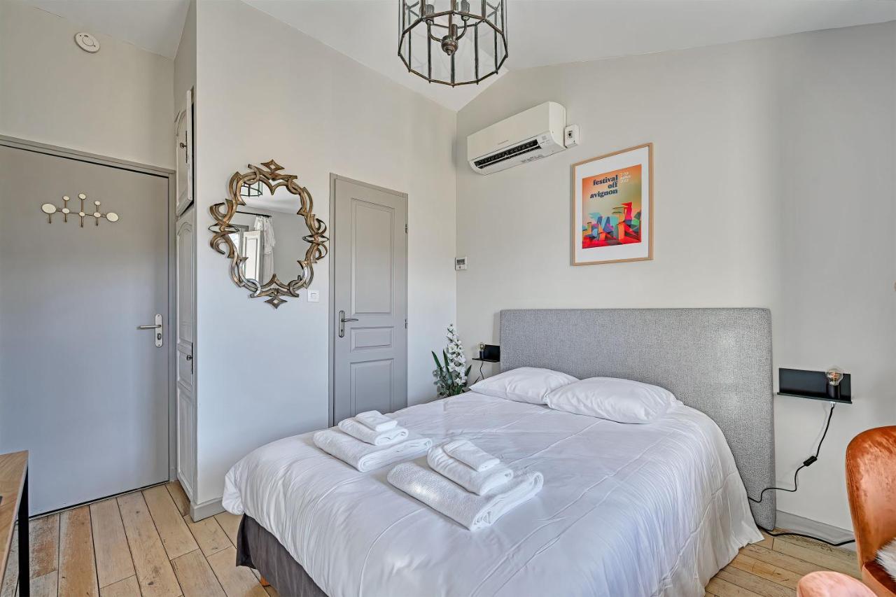 Au Coeur Des Papes, Dans Batisse De Charme Studios & Appartements En Coeur De Ville Avignon Exterior photo