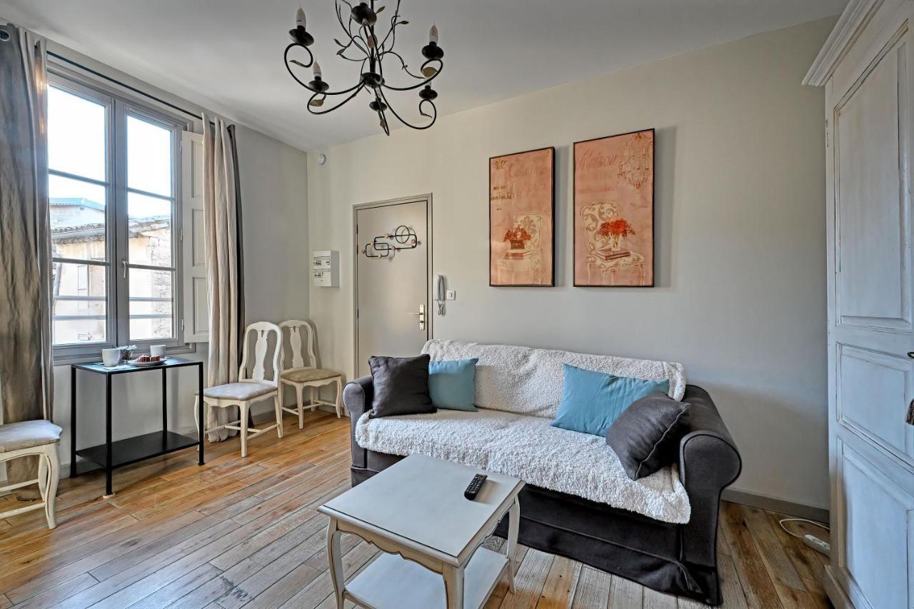 Au Coeur Des Papes, Dans Batisse De Charme Studios & Appartements En Coeur De Ville Avignon Exterior photo